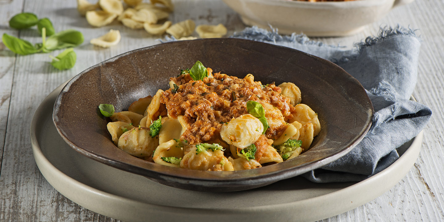 Orecchiette avec Pesto Thon, Amandes & Pecorino et sommets de brocoli