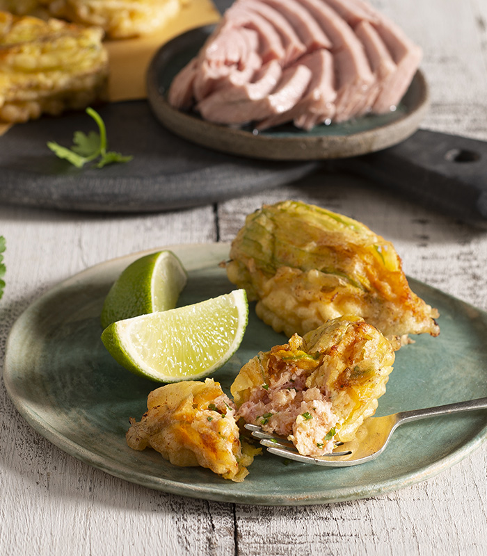Fleurs de courgette farcies au thon et à la ricotta