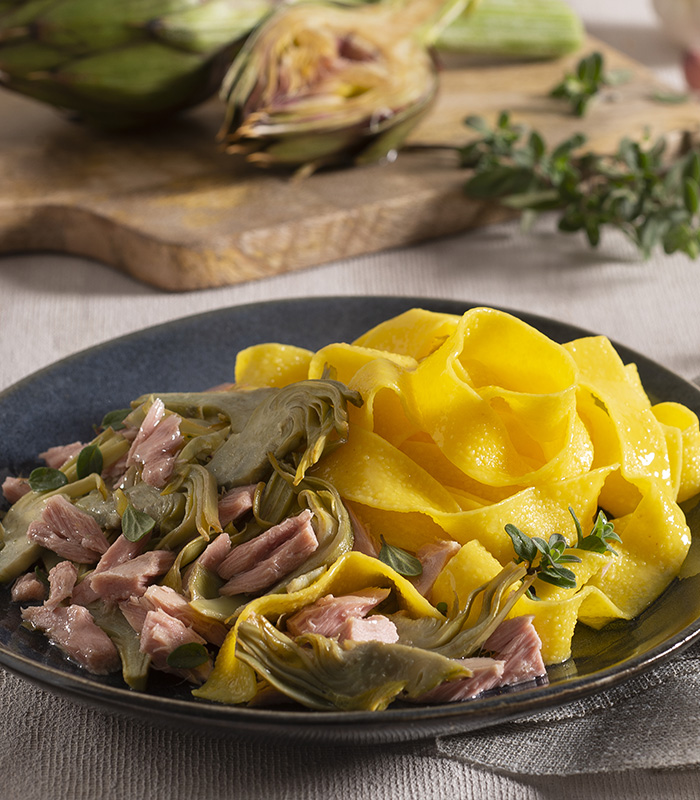 Pappardelle au thon et aux artichauts
