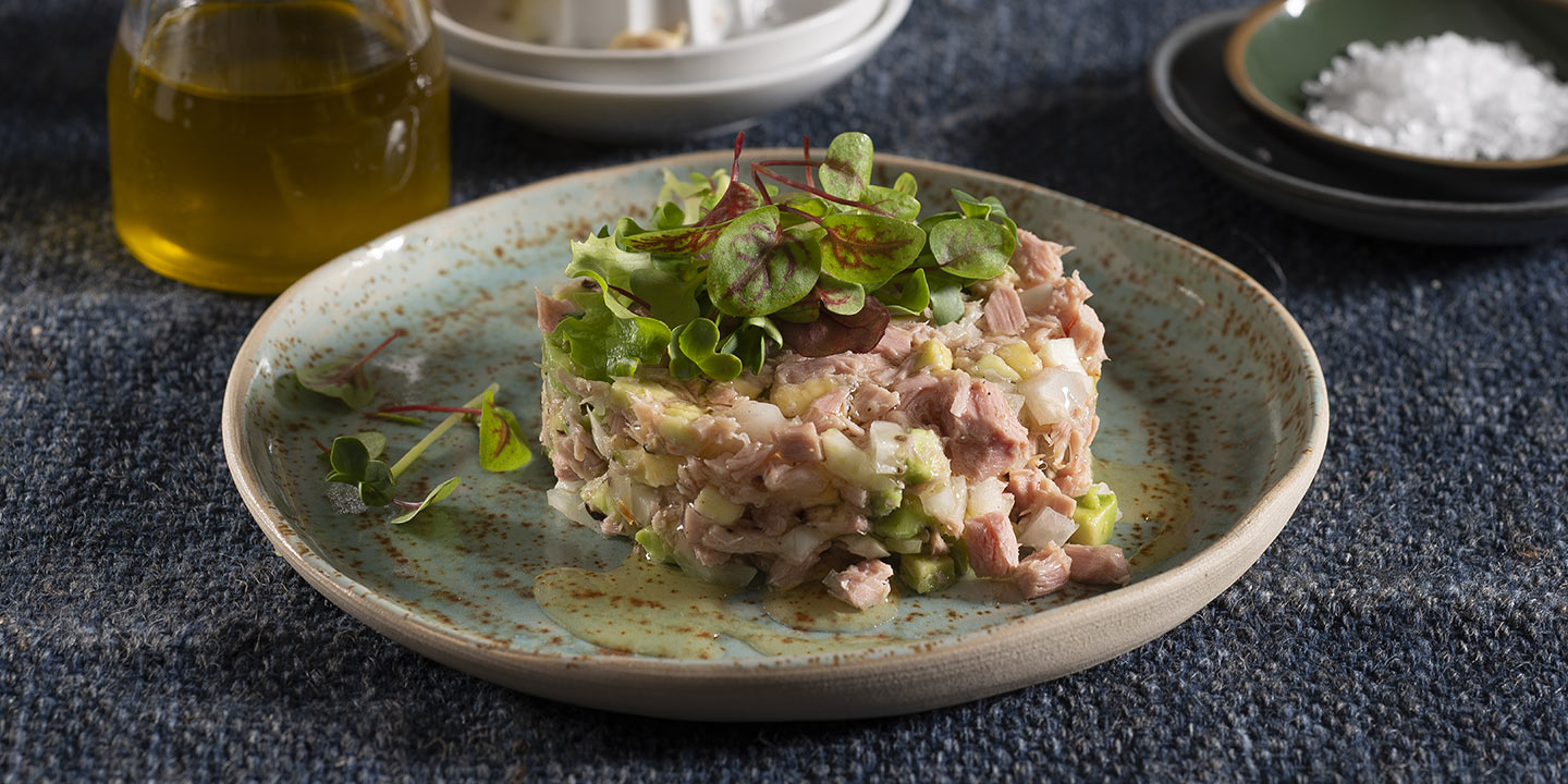 Tartare de thon à l’avocat et au fenouil